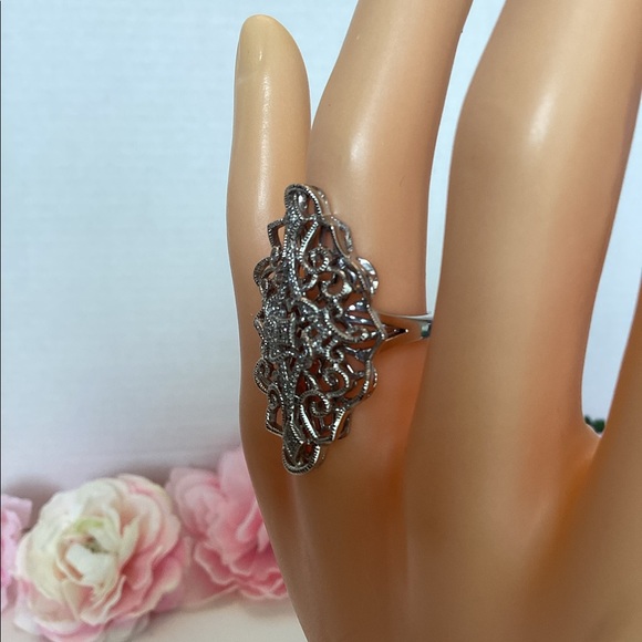 STERLING & DIAMOND RING - Picture 9 of 10